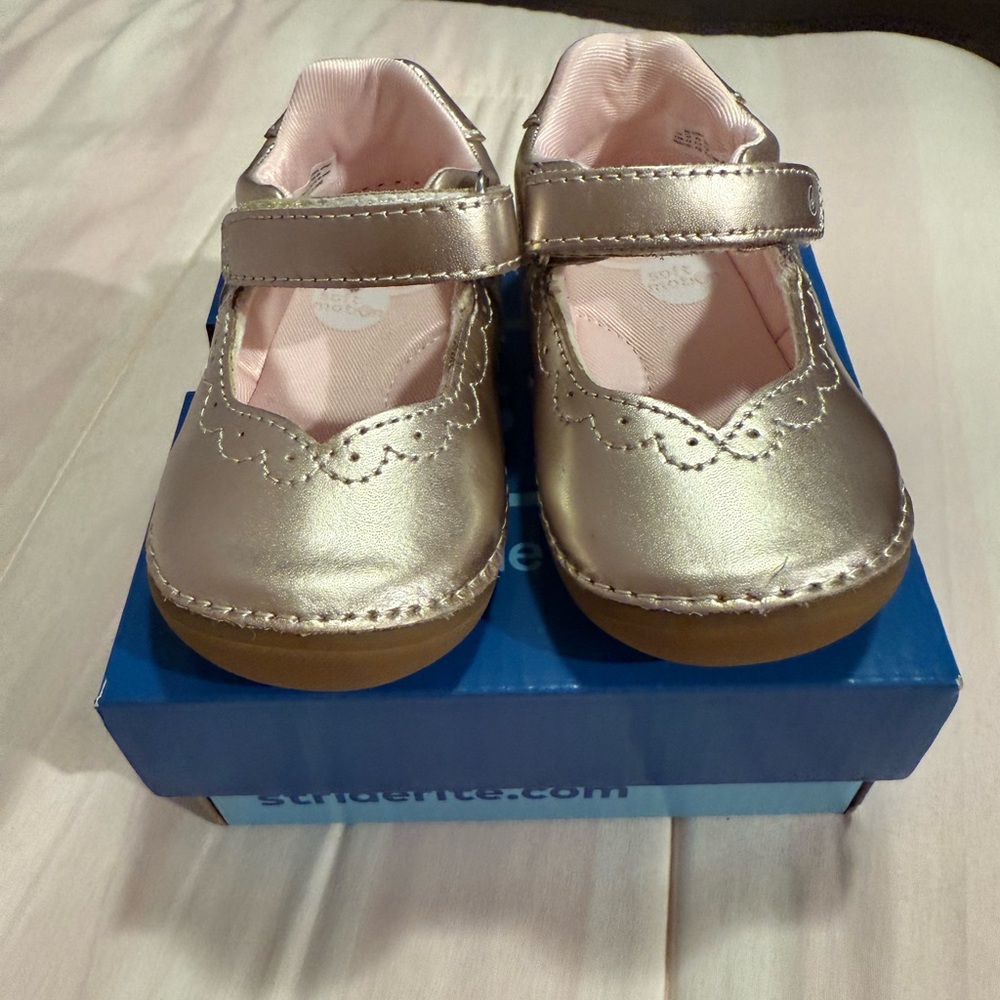 Stride Rite Metallic Gold Mary Jane Shoes 5.5t
